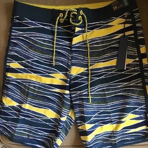 BRAND NEW Depactus Men’s Board Shorts